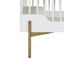 Kidsmill Boutique Babybed Wit / Bras 60 X 120 Cm 9 Kidsmill Boutique Babybed Wit / Bras 60 X 120 Cm -Kinderproducten Winkel boutique ledikant wit bras detail 2 9ece