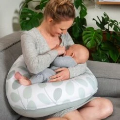 Doomoo Buddy Leaves Voedingskussen Aqua Green -Kinderproducten Winkel doomoo buddy leaves voedingskussen aqua green 3 38ec