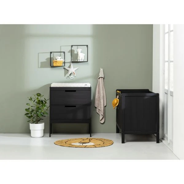 Europe Baby Ralph Babykamer Zwart | Bed 60 X 120 Cm + Commode 3 Europe Baby Ralph Babykamer Zwart | Bed 60 X 120 Cm + Commode - Afbeelding 3