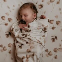 Yumi Baby Golden Hour Swaddle 100 X 100 Cm 5 Yumi Baby Golden Hour Swaddle 100 X 100 Cm -Kinderproducten Winkel yumi baby golden hour swaddle 100 x 100 cm 4ead